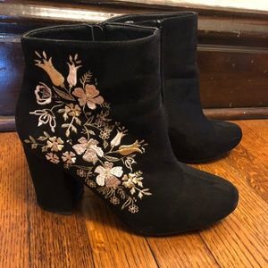 Black Floral Embroidered Booties - Size 8.5